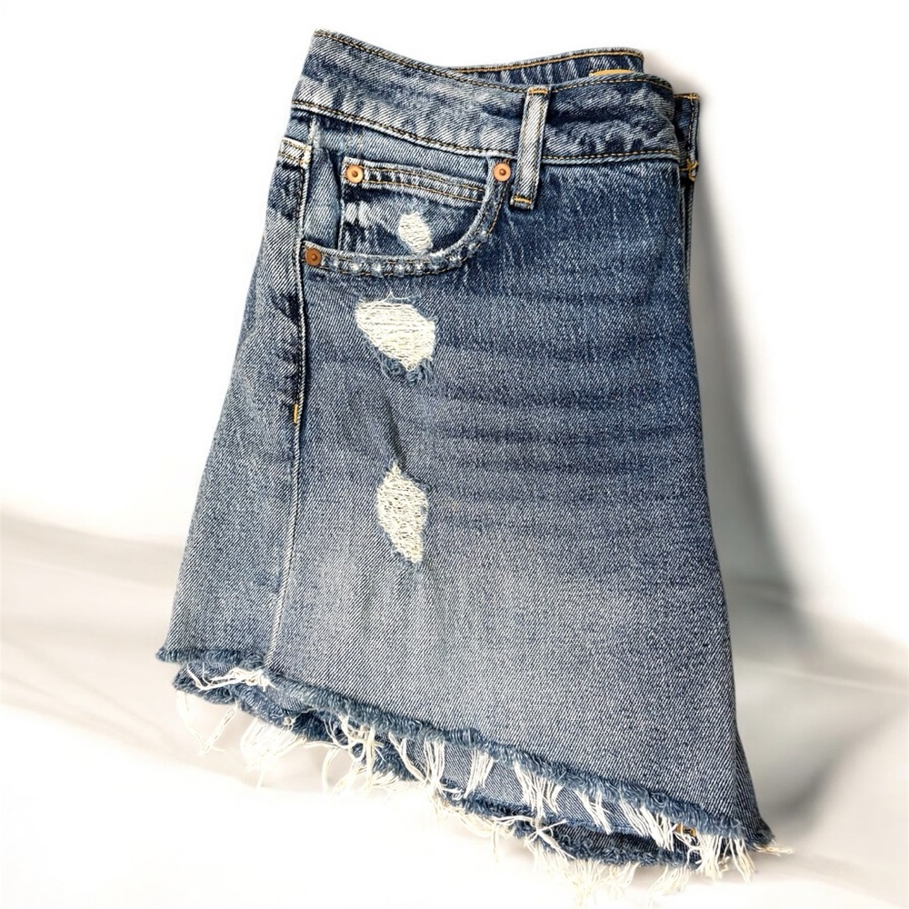 Maurice’s Goldie Blues Cheeky Shorts  Size 8 Distressed Raw Hemmed Medium Wash - Picture 3 of 10